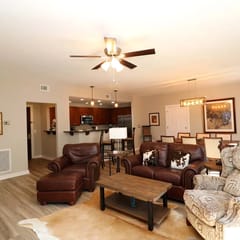 6209-2  Spa showers-King beds-balcony-wood plank floors-pool & hot tub!