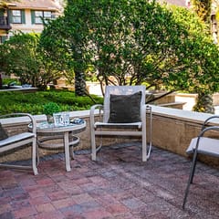 5112  pool front w/ patio- hot tub- sleeper sofa- near historic district
