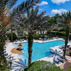 1BR pool courtyard view-private balcony-hot tub-no carpet!