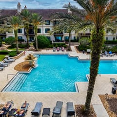 1 BR-balcony-water views-kitchen-W/D-sofa sleeper-community pool-hot tub