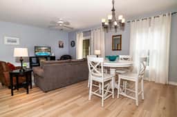 Luxury 1BR-ground floor unit-pool-hot tub-on site spa-fenced gated patio - Image 4