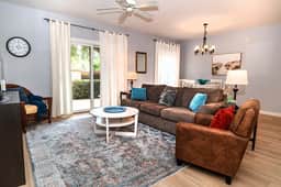 Luxury 1BR-ground floor unit-pool-hot tub-on site spa-fenced gated patio - Image 3