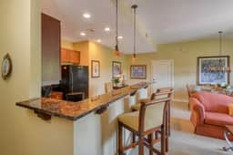 6304-1 Private balcony-King bed-full kitchen-W/D-community pool & hot tub - Image 4