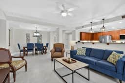 5212 large balcony- large fully equipped kitchen- comm pool & hot tub! - Image 3