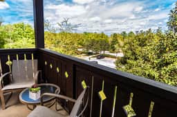 2BR- King- Pool/hot tub- 2-balconies- sleeps 6- near historic district - Image 5