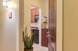King Suite w/ private balcony - kitchenette - community pool & hot tub - Image 2