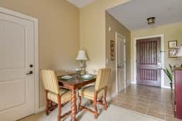 King Suite w/ private balcony - kitchenette - community pool & hot tub - Image 5