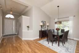 Private home-Large screened lanai-BBQ- sleeps 8-easy walk to pool! - Image 5