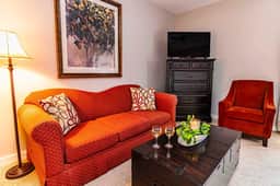 5208-L King Suite-kitchenette w/full size fridge-pool courtyard views-hot tub - Image 4
