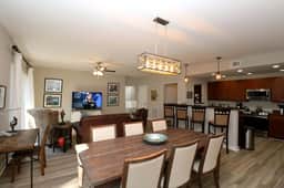 6209-2  Spa showers-King beds-balcony-wood plank floors-pool & hot tub! - Image 5
