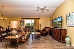 King bed - private balcony - pool & hot tub - sleeps 4 - top floor unit - Image 4