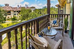 Studio w/ water view -balcony - pool & hot tub - near beach! - Image 2