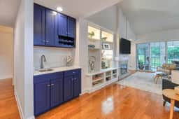 Waterfront-screened lanai-BBQ - sleeps 7 - community pool & hot tub! - Image 5
