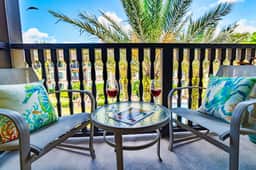 1BR pool courtyard view-private balcony-hot tub-no carpet! - Image 2