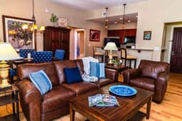 1BR pool courtyard view-private balcony-hot tub-no carpet! - Image 5