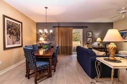 6204-1 balcony-no carpet-full kitchen-W/D-cable-community pool & hot tub - Image 3