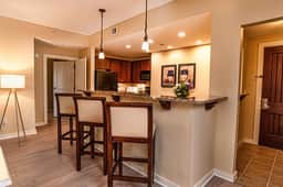 6204-1 balcony-no carpet-full kitchen-W/D-cable-community pool & hot tub - Image 5