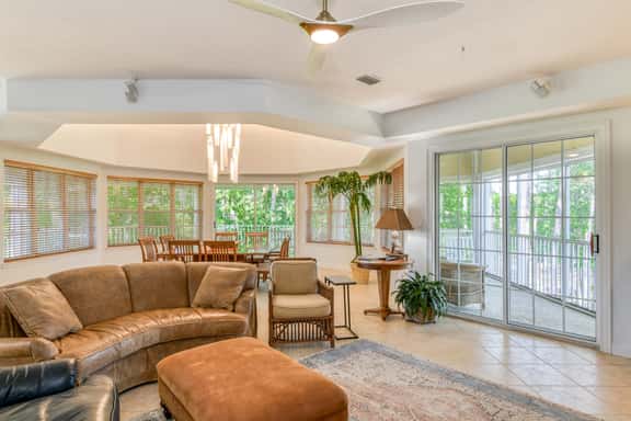 Penthouse Suite w/ golf & water views-pool & hot tub - Image 1