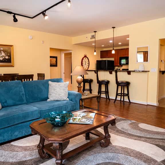 1-BR private courtyard- close to entrance & pool/hot tub- near beaches - Image 1