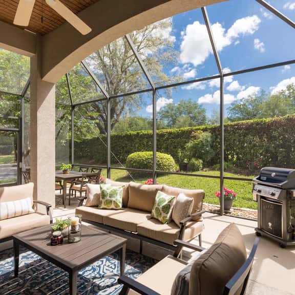 Private home-Large screened lanai-BBQ- sleeps 8-easy walk to pool! - Image 1