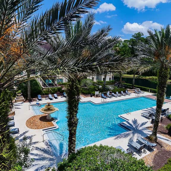 1BR pool courtyard view-private balcony-hot tub-no carpet! - Image 1