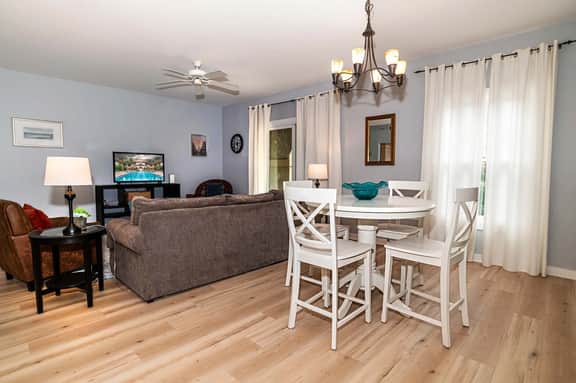 Luxury 1BR-ground floor unit-pool-hot tub-on site spa-fenced gated patio - Image 4