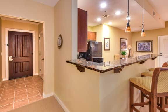 6304-1 Private balcony-King bed-full kitchen-W/D-community pool & hot tub - Image 3