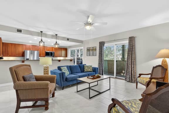 5212 large balcony- large fully equipped kitchen- comm pool & hot tub! - Image 4