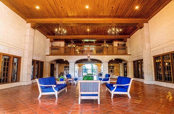 1-BR -Top floor Balcony w/ Pool & Lagoon views- near beach - Image 3