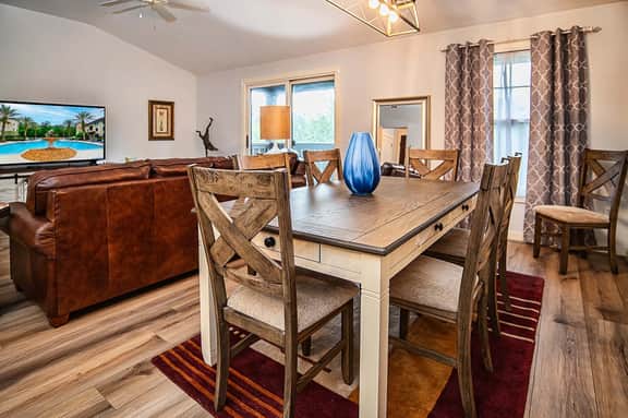 King Bed- SS Appliances- Balcony- Top floor w/ wood floors- near beach - Image 5