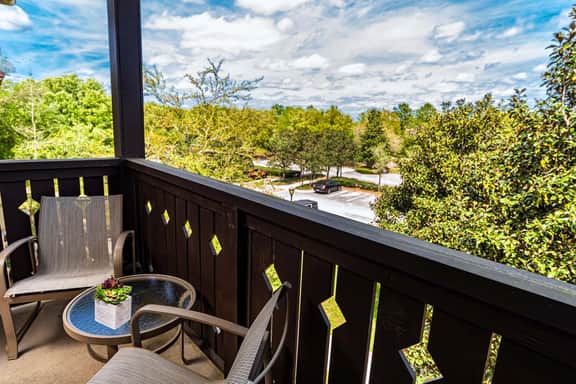 2BR- King- Pool/hot tub- 2-balconies- sleeps 6- near historic district - Image 5