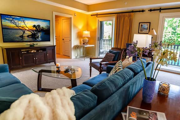 5201 luxury condo-balcony w/ close up water views-sleeps 6-pool/hot tub - Image 4