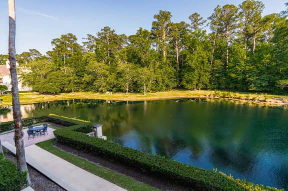 5201 luxury condo-balcony w/ close up water views-sleeps 6-pool/hot tub - Image 5