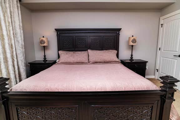 5208-L King Suite-kitchenette w/full size fridge-pool courtyard views-hot tub - Image 3