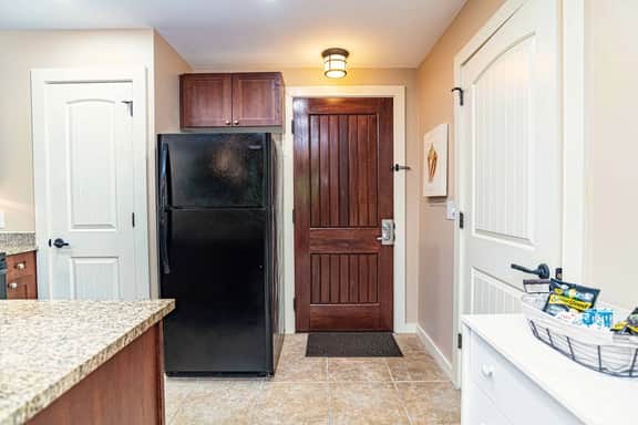 Studio with preserve views-large balcony-kitchen-community pool & hot tub - Image 5