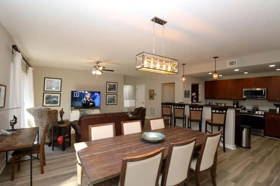 6209-2  Spa showers-King beds-balcony-wood plank floors-pool & hot tub! - Image 5