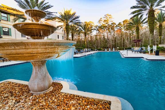 1BR King bed-private balcony-luxury-laundry in unit-pool-hot tub-fitness ctr - Image 4