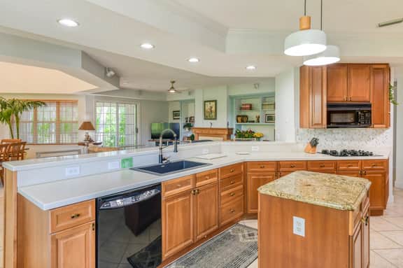 Penthouse Suite w/ golf & water views-pool & hot tub - Image 3