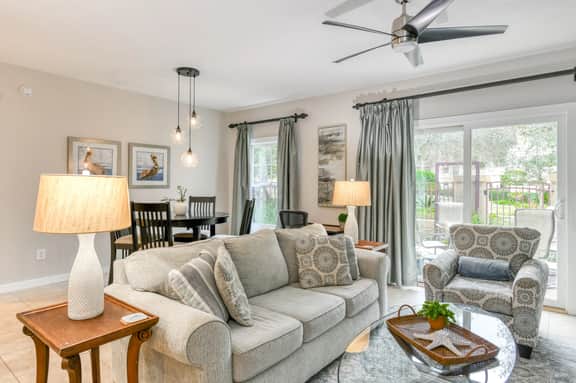 5113 luxury condo-courtyard-BBQ- heated pool & hot tub-beach - Image 4