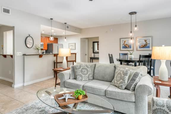 5113 luxury condo-courtyard-BBQ- heated pool & hot tub-beach - Image 2