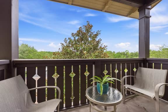 King beds -2 balconies-sleeper sofa-W/D-community pool & hot tub! - Image 4