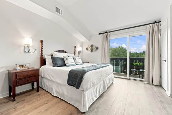 King beds -2 balconies-sleeper sofa-W/D-community pool & hot tub! - Image 5