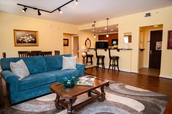 1-BR private courtyard- close to entrance & pool/hot tub- near beaches - Image 1