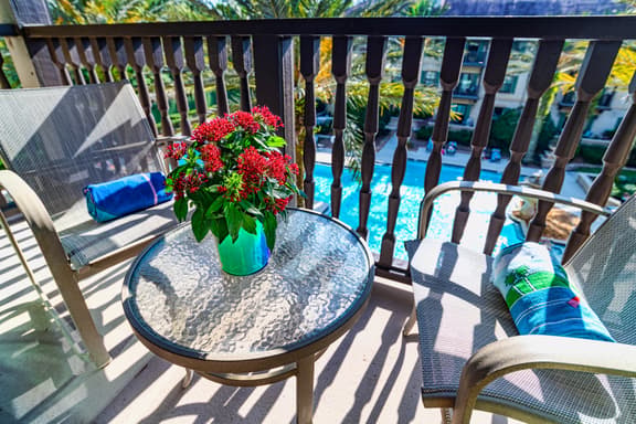 1-BR -Top floor Balcony w/ Pool & Lagoon views- near beach - Image 1