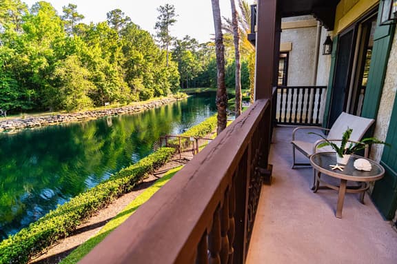 5201 luxury condo-balcony w/ close up water views-sleeps 6-pool/hot tub - Image 1