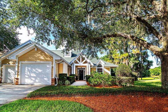 Waterfront-screened lanai-BBQ - sleeps 7 - community pool & hot tub! - Image 1